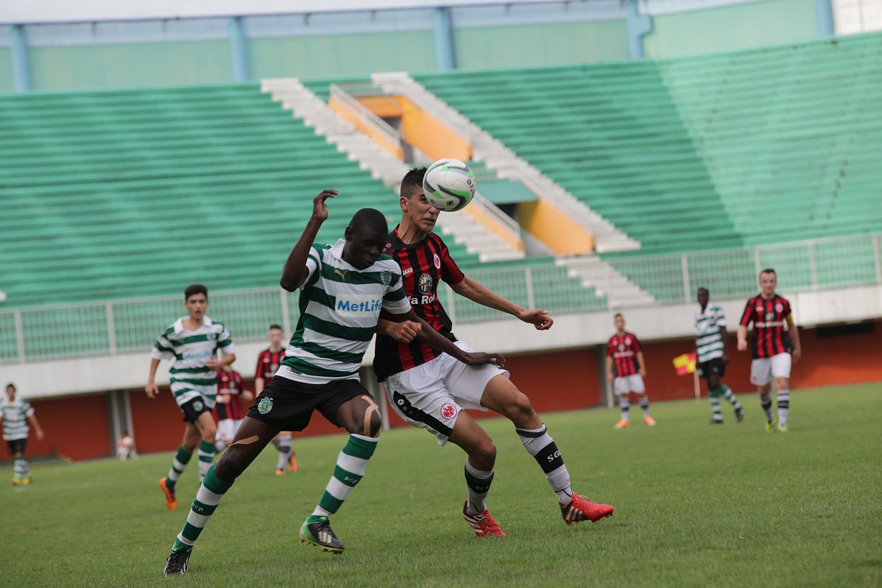 欧冠战报：利物浦1-0绝杀巴黎，拜仁3-0十人药厂.